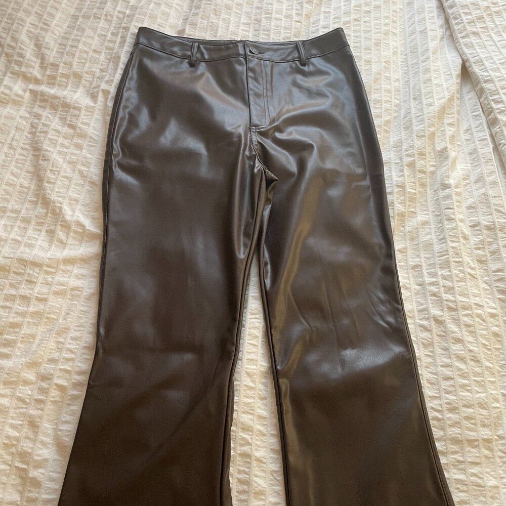Brown leather pants (size M)